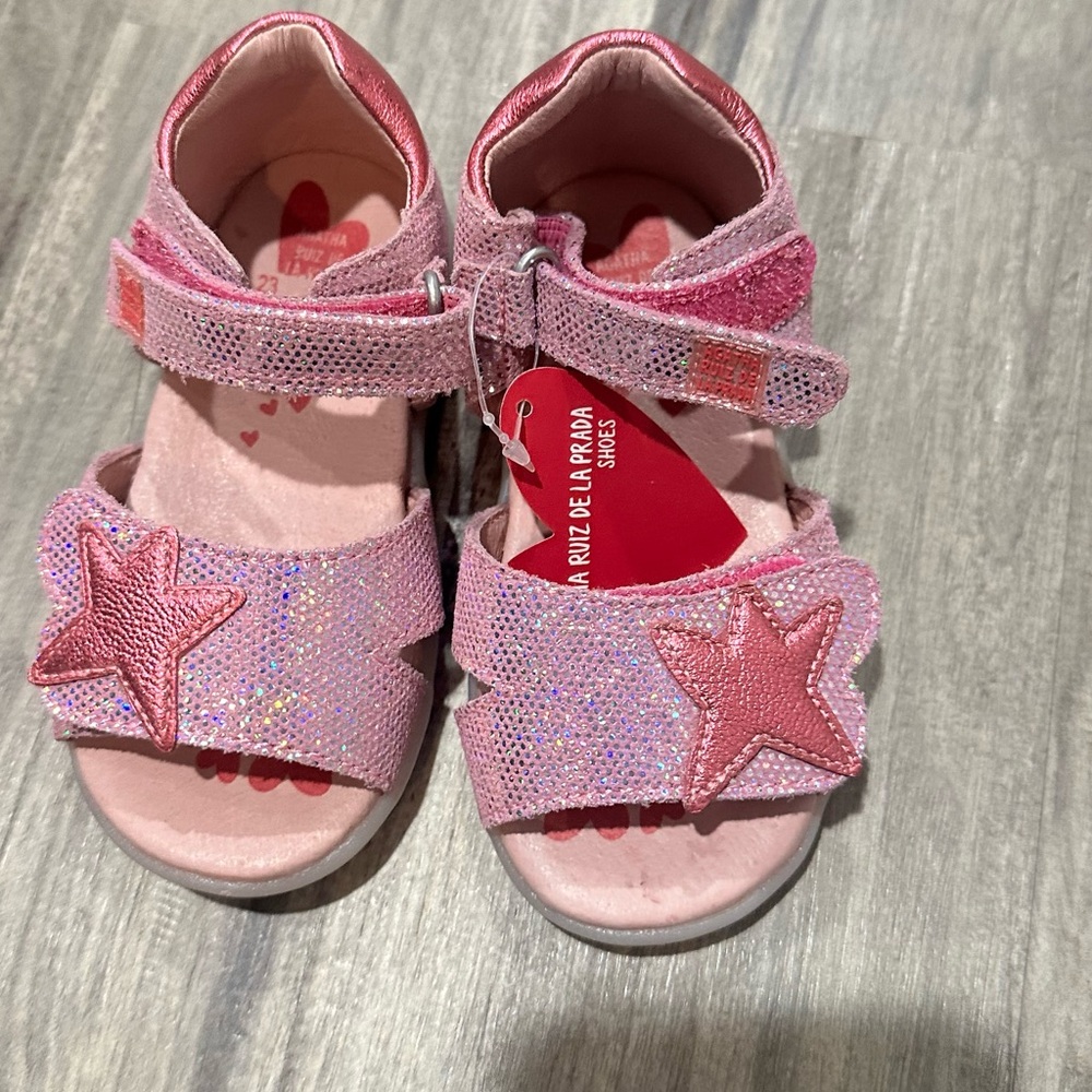 Agatha Ruiz De La Prada toddler girl sandals. New with tags.